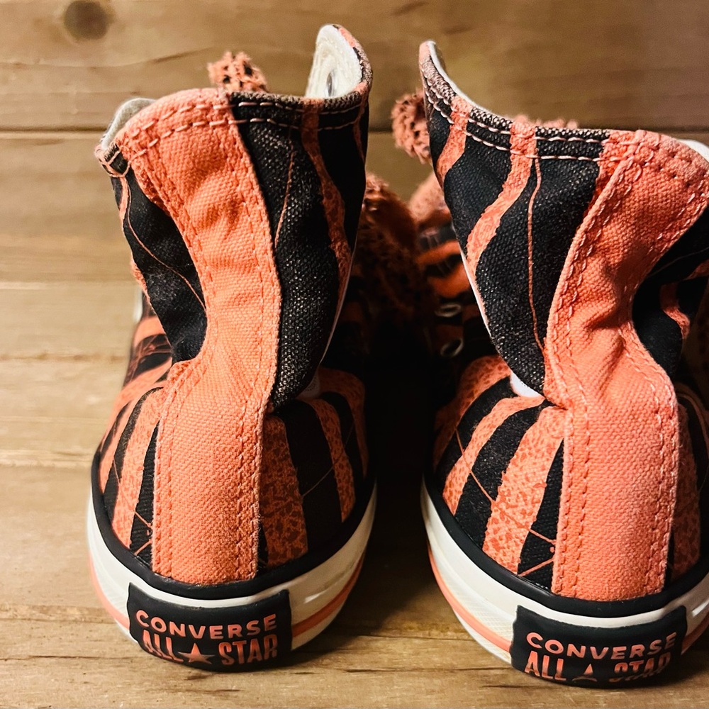 Converse x Dr Woo on the eye on the toe caps and under the clear outsole size 2 - Picture 2 of 9